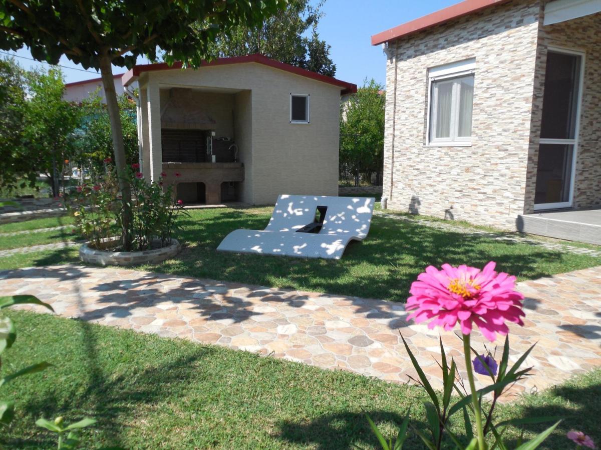 Costa Petra - Luxury Seaside Cottage With Garden - Vacation House For Families In Greece Néa Meságkala Extérieur photo