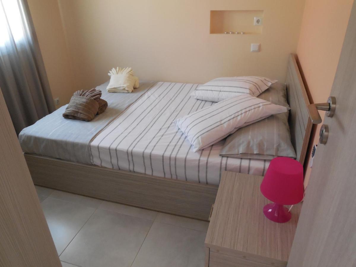 Costa Petra - Luxury Seaside Cottage With Garden - Vacation House For Families In Greece Néa Meságkala Extérieur photo