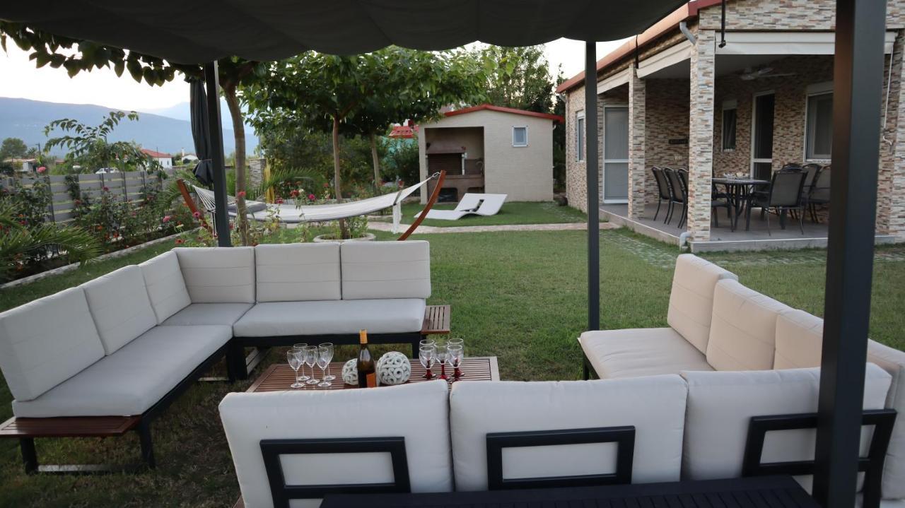Costa Petra - Luxury Seaside Cottage With Garden - Vacation House For Families In Greece Néa Meságkala Extérieur photo
