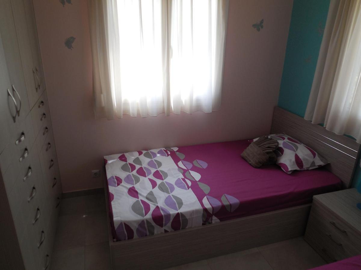 Costa Petra - Luxury Seaside Cottage With Garden - Vacation House For Families In Greece Néa Meságkala Extérieur photo