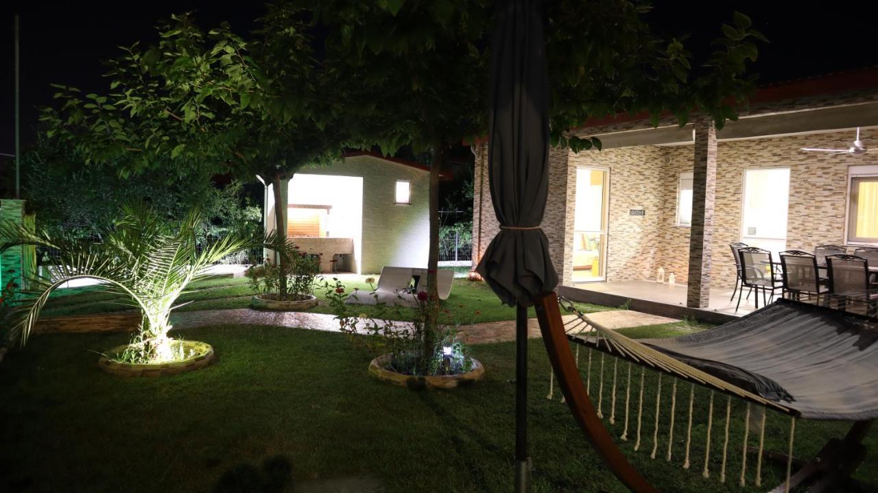Costa Petra - Luxury Seaside Cottage With Garden - Vacation House For Families In Greece Néa Meságkala Extérieur photo