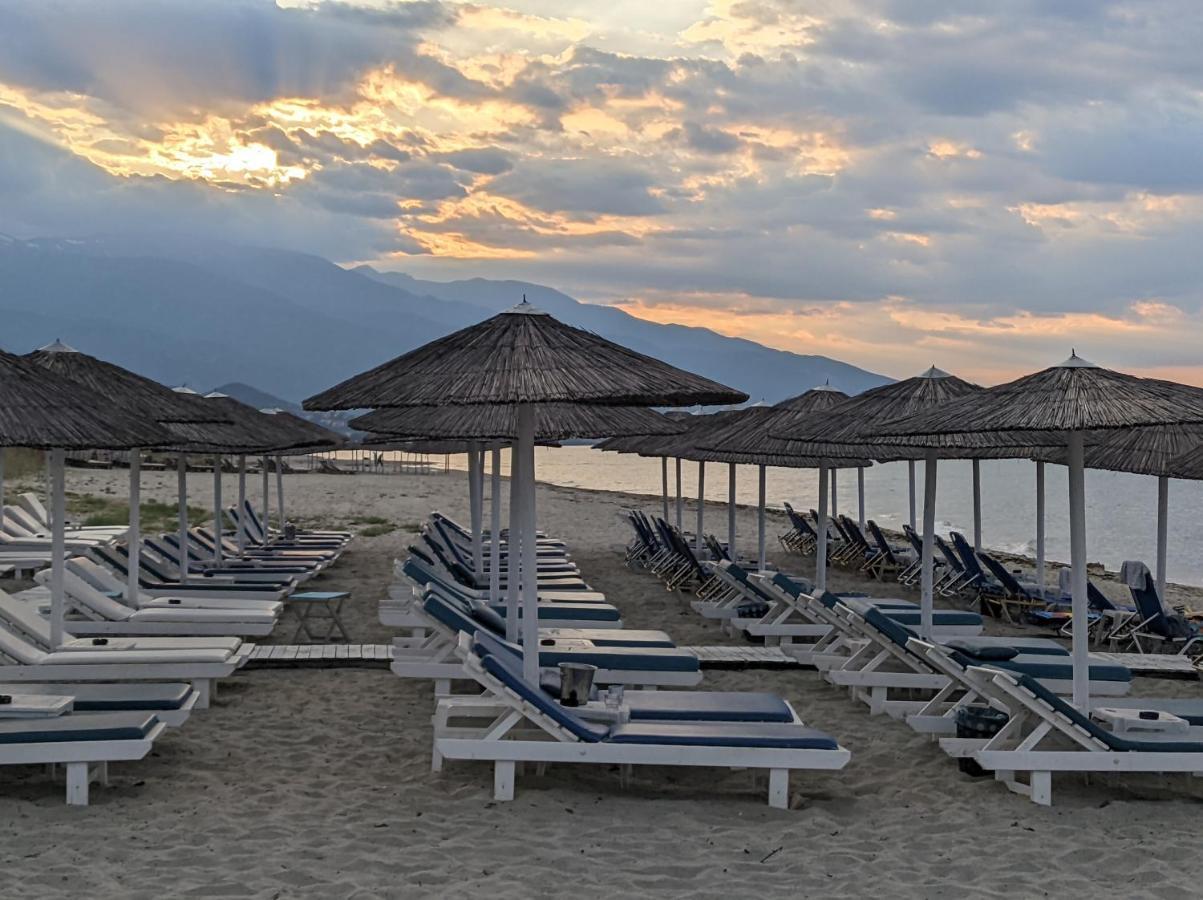 Costa Petra - Luxury Seaside Cottage With Garden - Vacation House For Families In Greece Néa Meságkala Extérieur photo